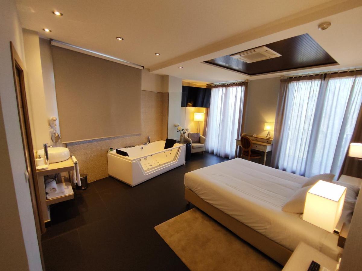 Hotel Puerta Del Arco Tudela de Duero エクステリア 写真