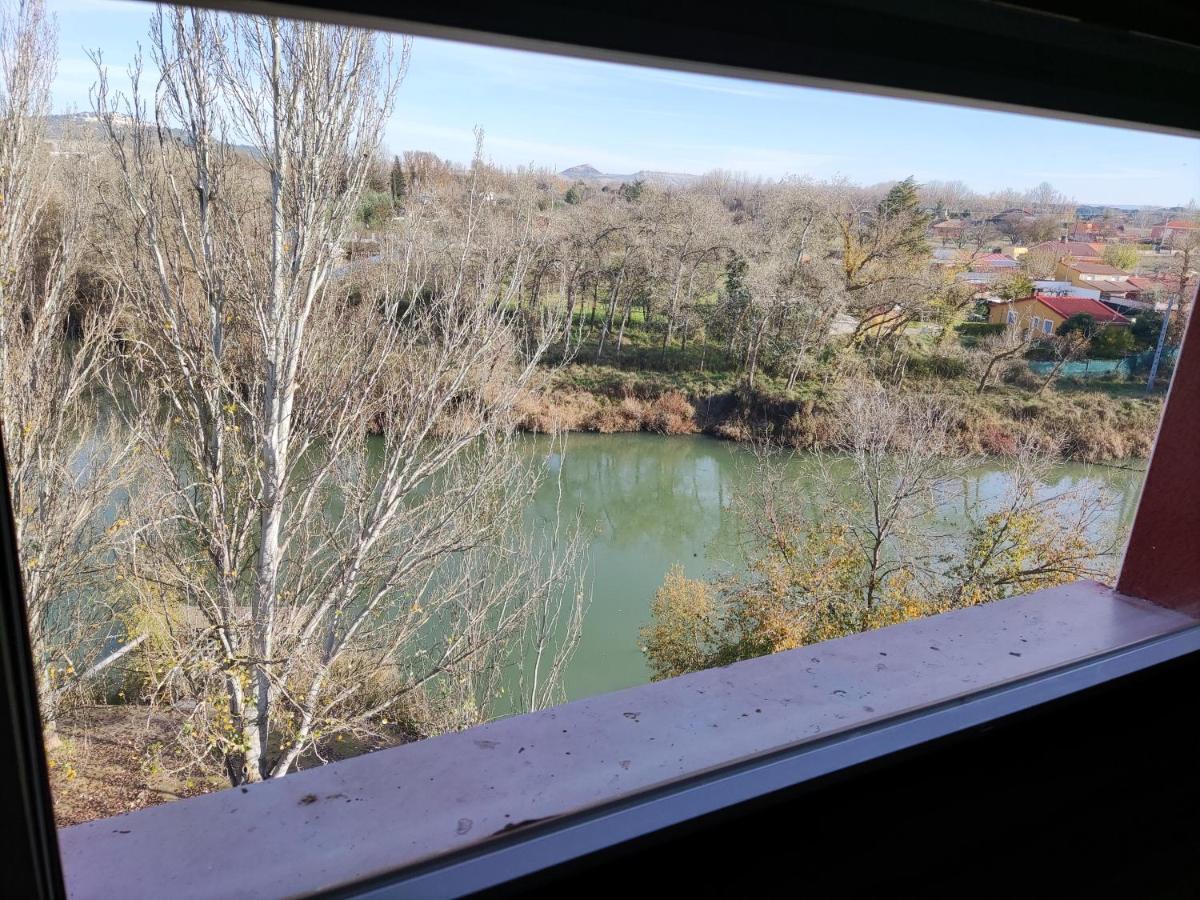 Hotel Puerta Del Arco Tudela de Duero エクステリア 写真