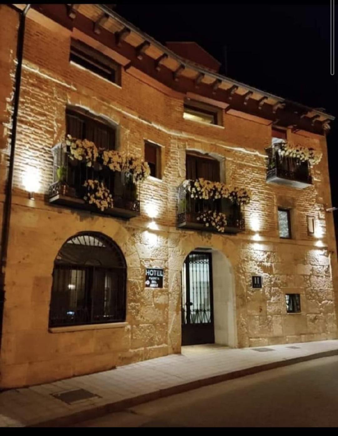 Hotel Puerta Del Arco Tudela de Duero エクステリア 写真