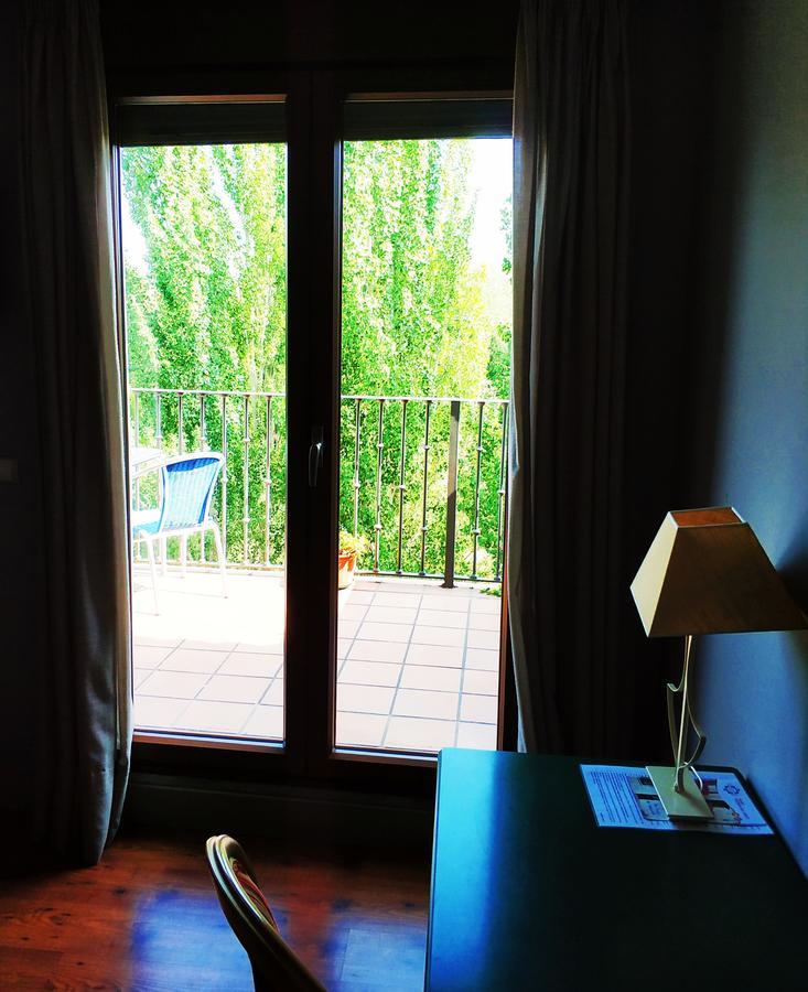 Hotel Puerta Del Arco Tudela de Duero エクステリア 写真