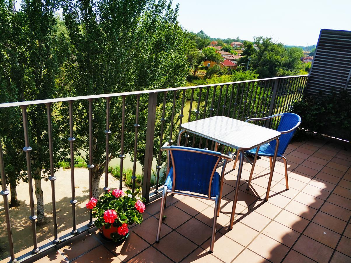 Hotel Puerta Del Arco Tudela de Duero エクステリア 写真