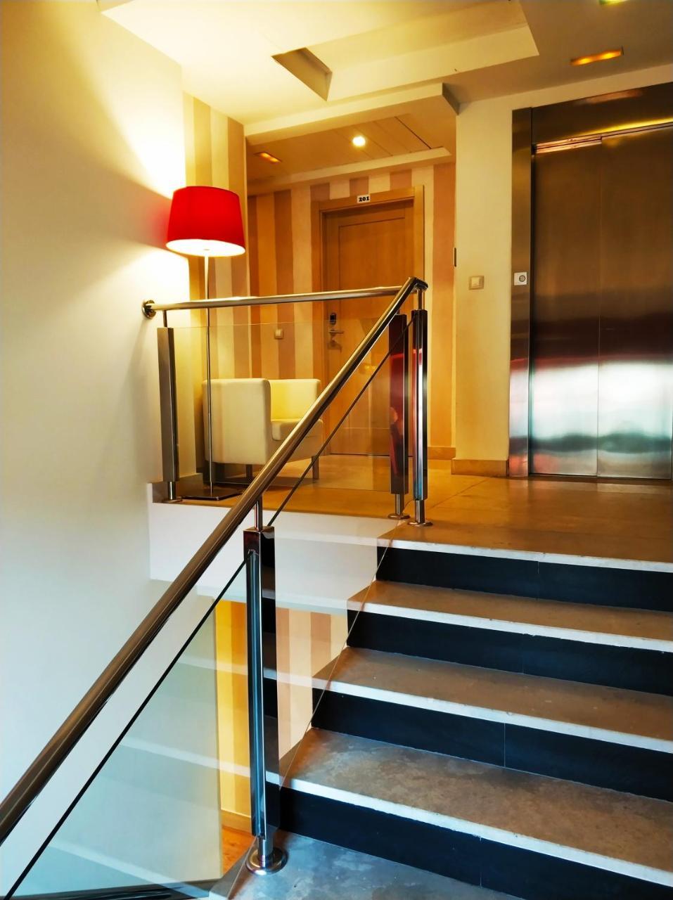 Hotel Puerta Del Arco Tudela de Duero エクステリア 写真