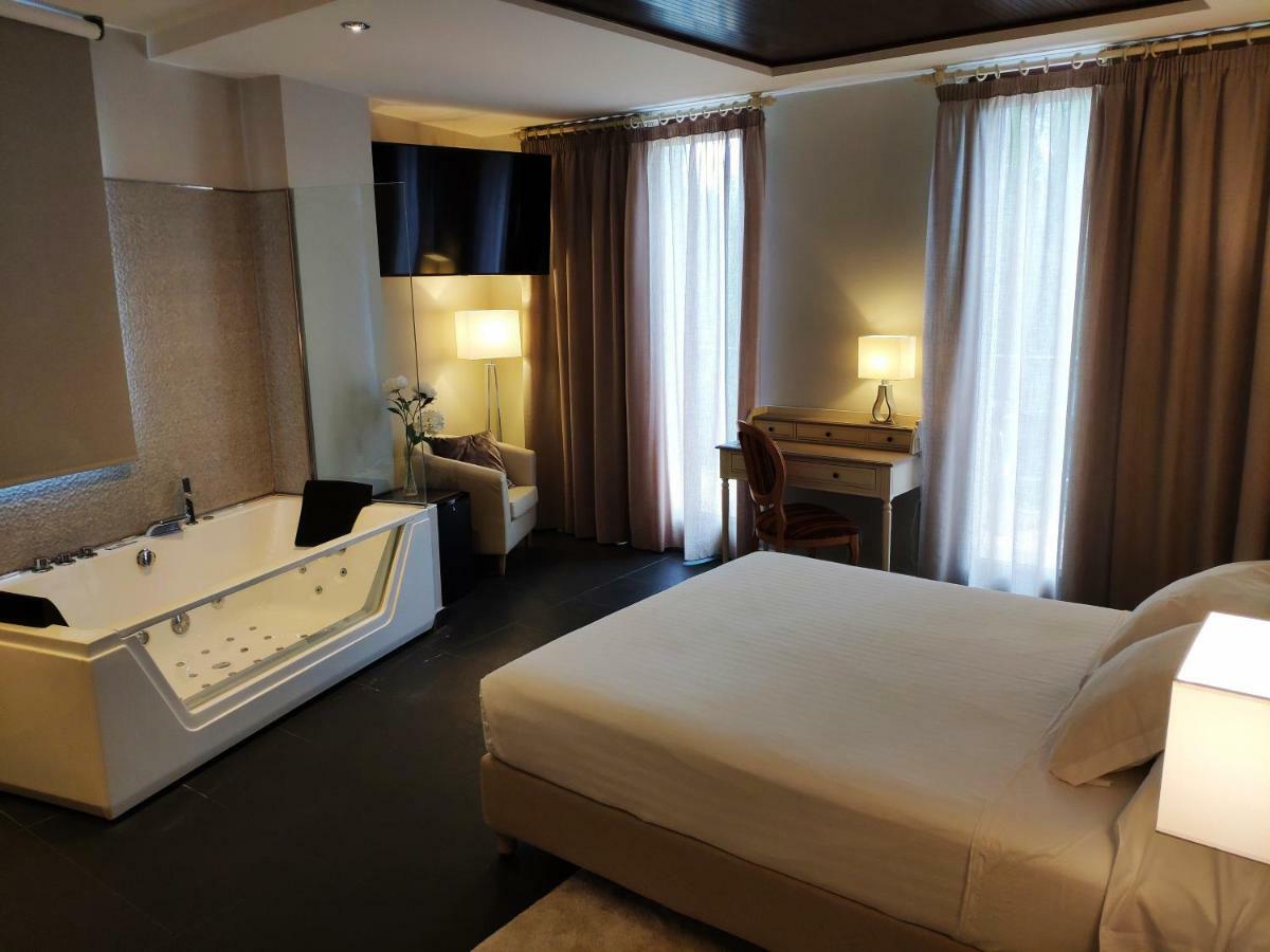 Hotel Puerta Del Arco Tudela de Duero エクステリア 写真