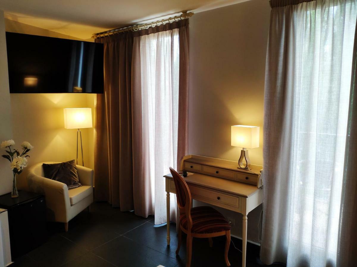Hotel Puerta Del Arco Tudela de Duero エクステリア 写真