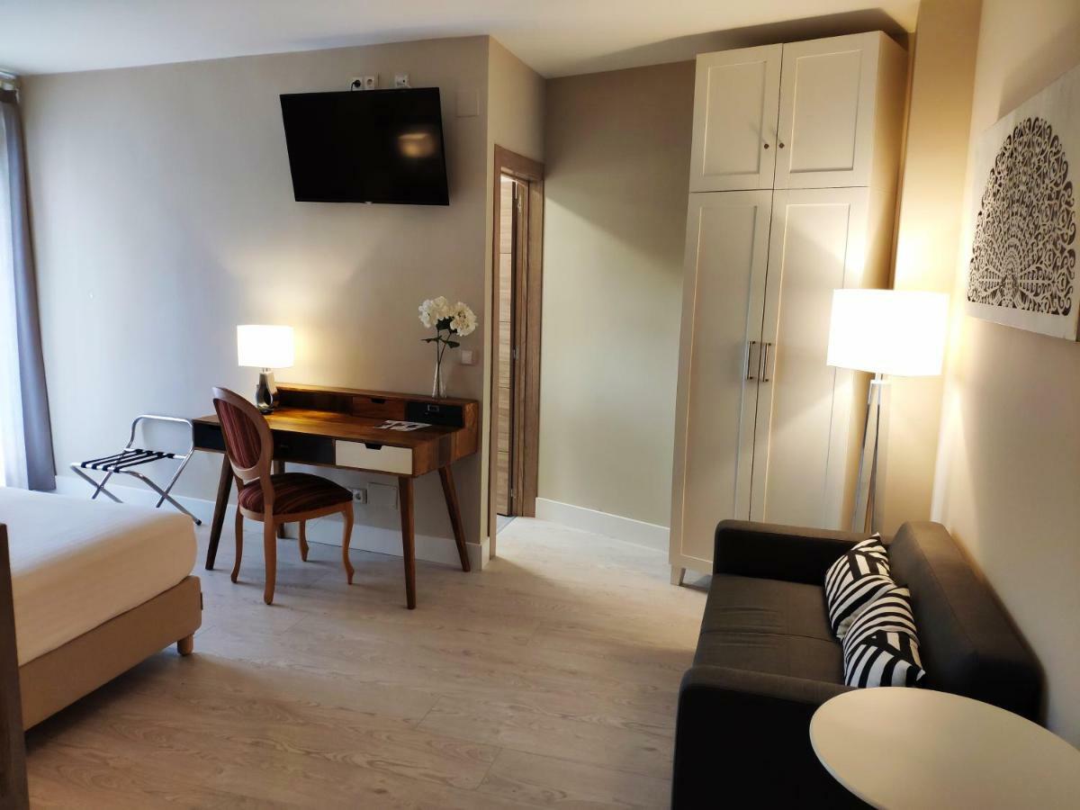 Hotel Puerta Del Arco Tudela de Duero エクステリア 写真